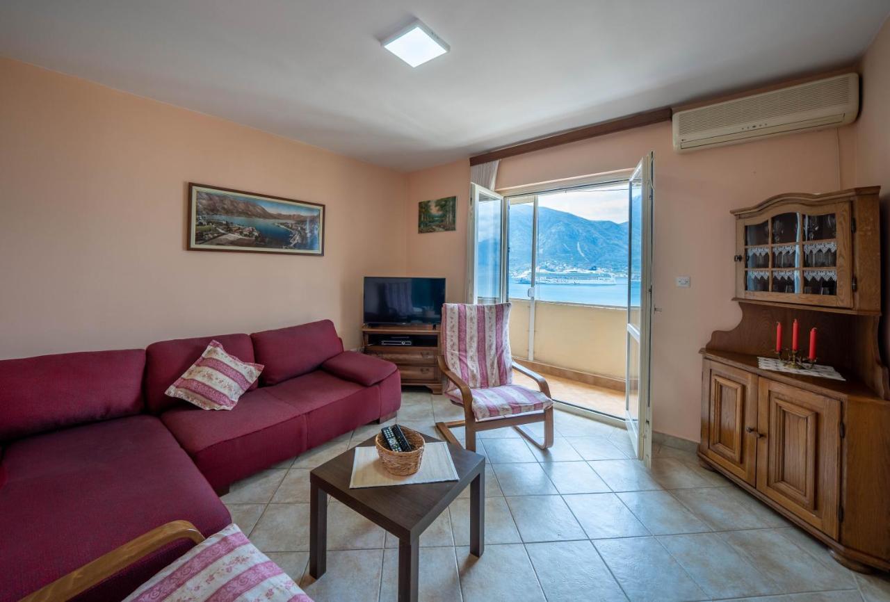 Seaside Serenity: 2-Bedroom Apartment With Boka Bay View Kotor Exteriör bild