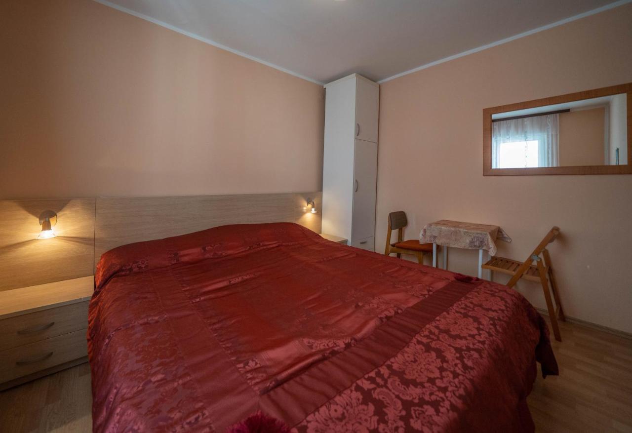 Seaside Serenity: 2-Bedroom Apartment With Boka Bay View Kotor Exteriör bild