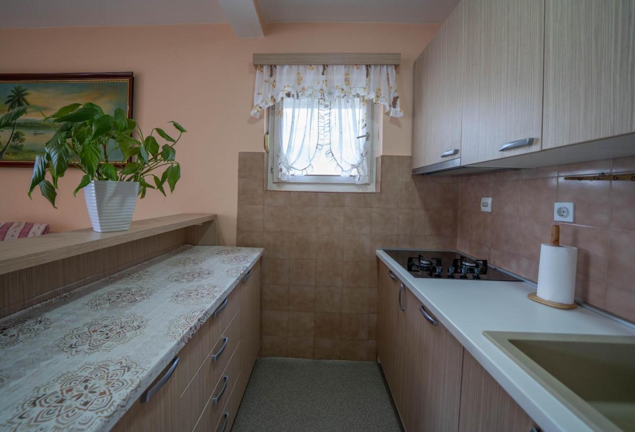 Seaside Serenity: 2-Bedroom Apartment With Boka Bay View Kotor Exteriör bild