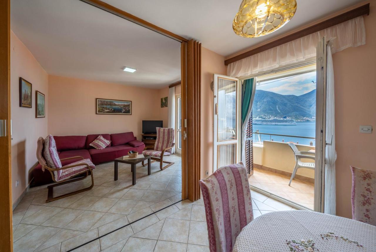 Seaside Serenity: 2-Bedroom Apartment With Boka Bay View Kotor Exteriör bild