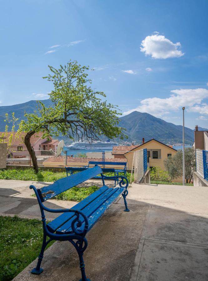 Seaside Serenity: 2-Bedroom Apartment With Boka Bay View Kotor Exteriör bild